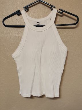 Uniqlo Ribbed Halter Tank Top w/ built in bra - White